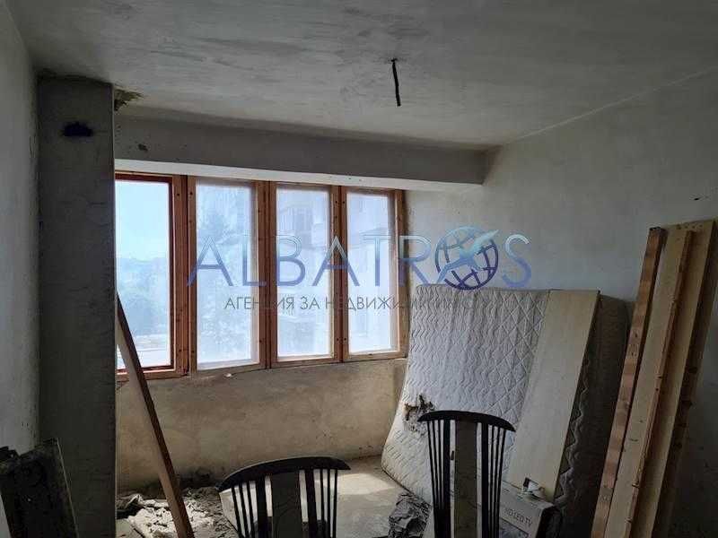 Продава се Двустаен апартамент в Варна, Колхозен пазар - 65 кв.м за 1331 €/кв.м - Снимка #1