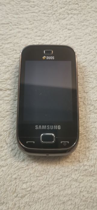 Samsung GT-B5722 Duos si Samsung C5212