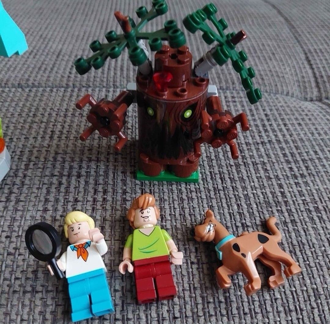 LEGO Scooby-Doo The Mystery Machine 75902