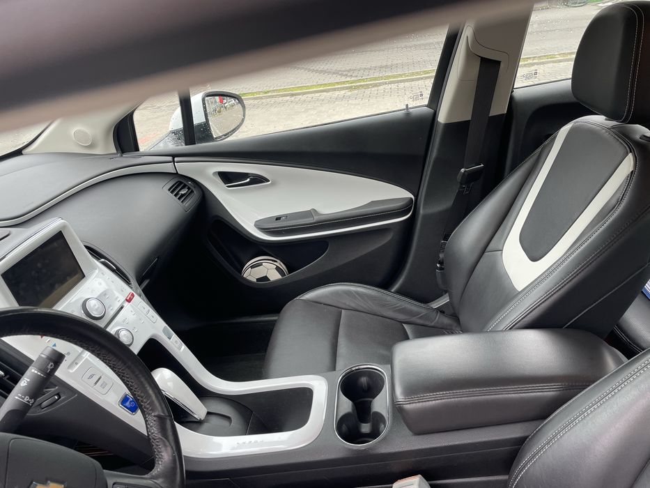 Chevy Volt Plug-In Hybrid 60-100km autonomie pur electrică, impecabil!