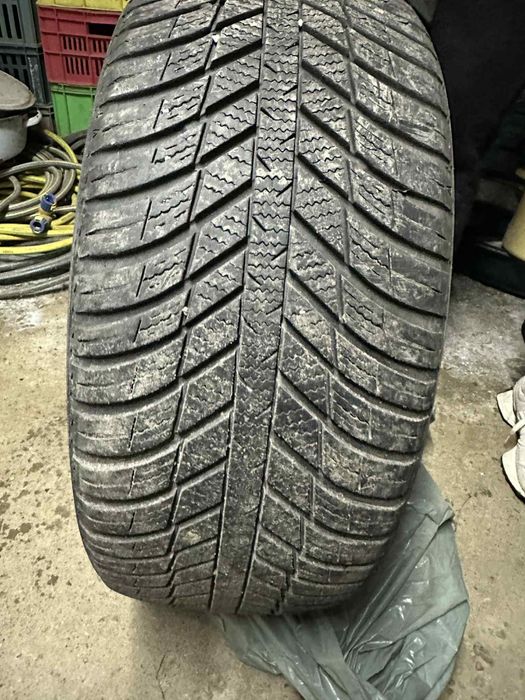 4бр гуми 17ки всесезонни