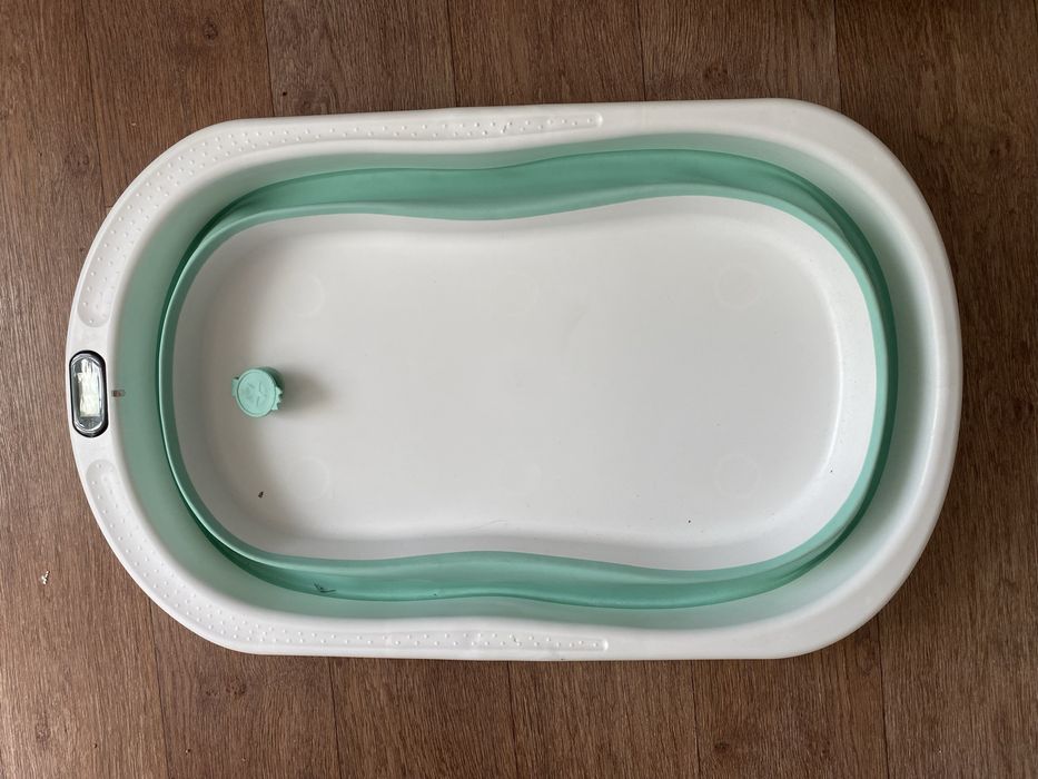 Продам ванну детскую, сборную.