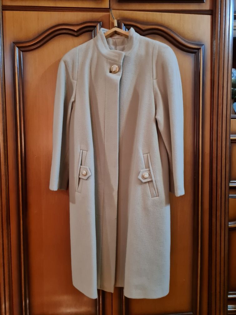 Продам Женское пальто