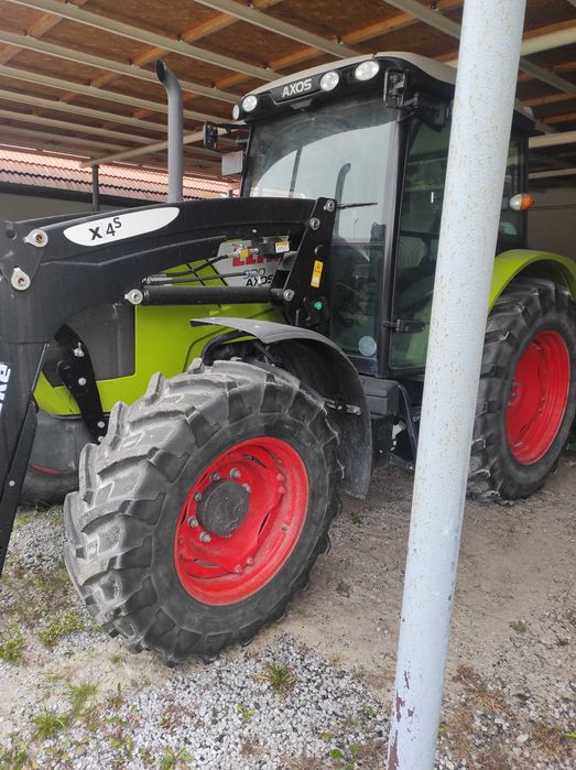 Tractor Claas Axos 320