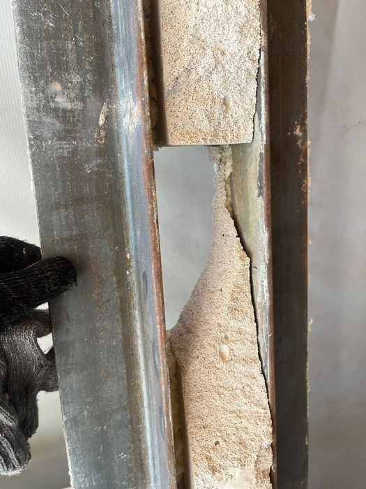 Пластиковая дверь