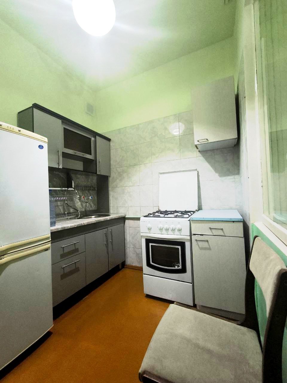 Ташсельмаш 1в2 переделана. 38м² 1,5*6 балкон.
