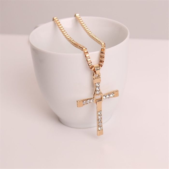 Кръст колие Вин Дизел ХХХ Бързи и яростни