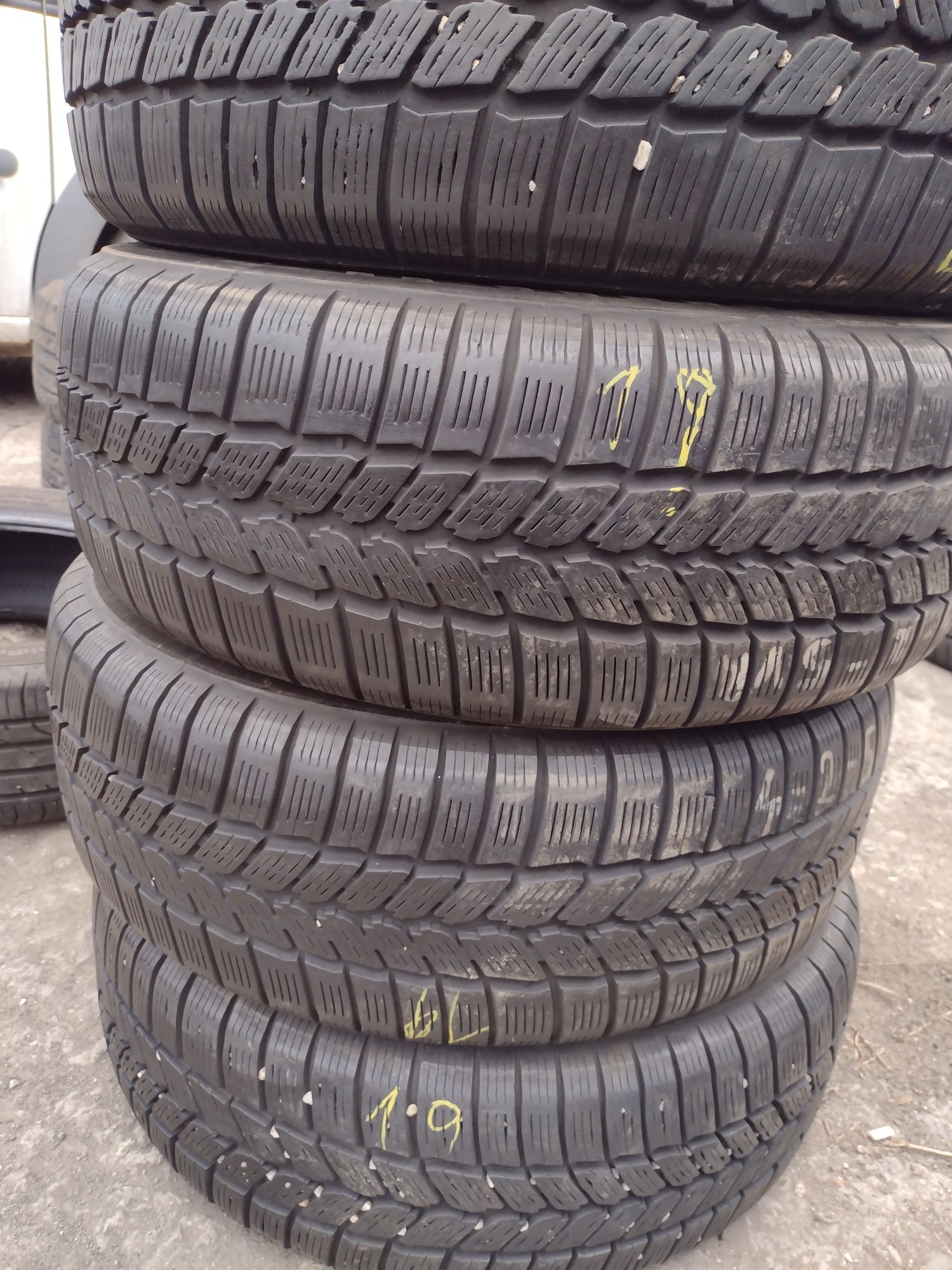 Перфектни 4бр.215/65/15С Michelin Agilis dot1816