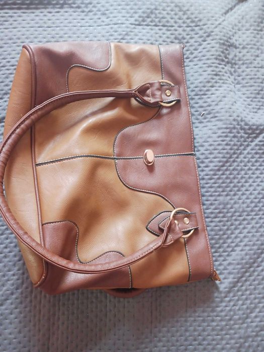 Кожена чанта дамска