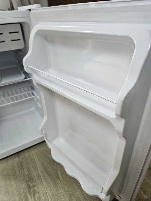 Vând mini frigider Vortex