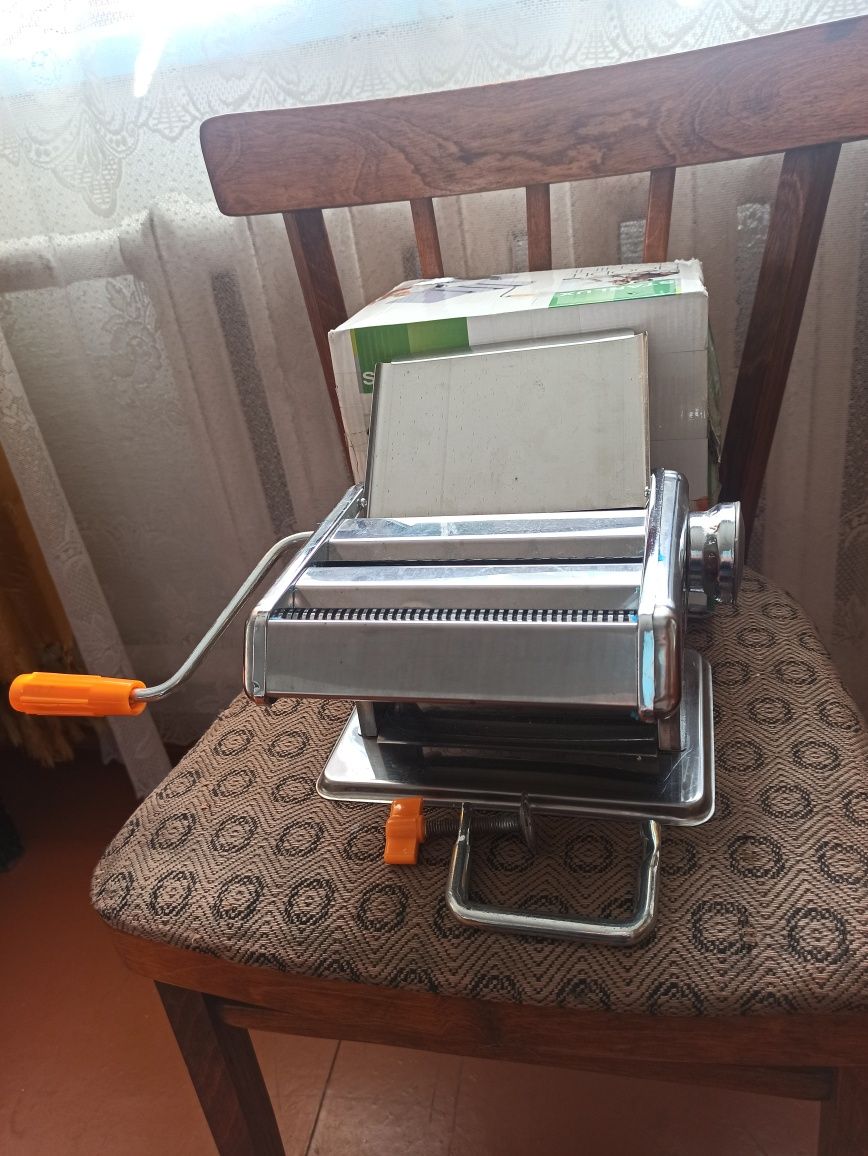 Продам лапшерезку