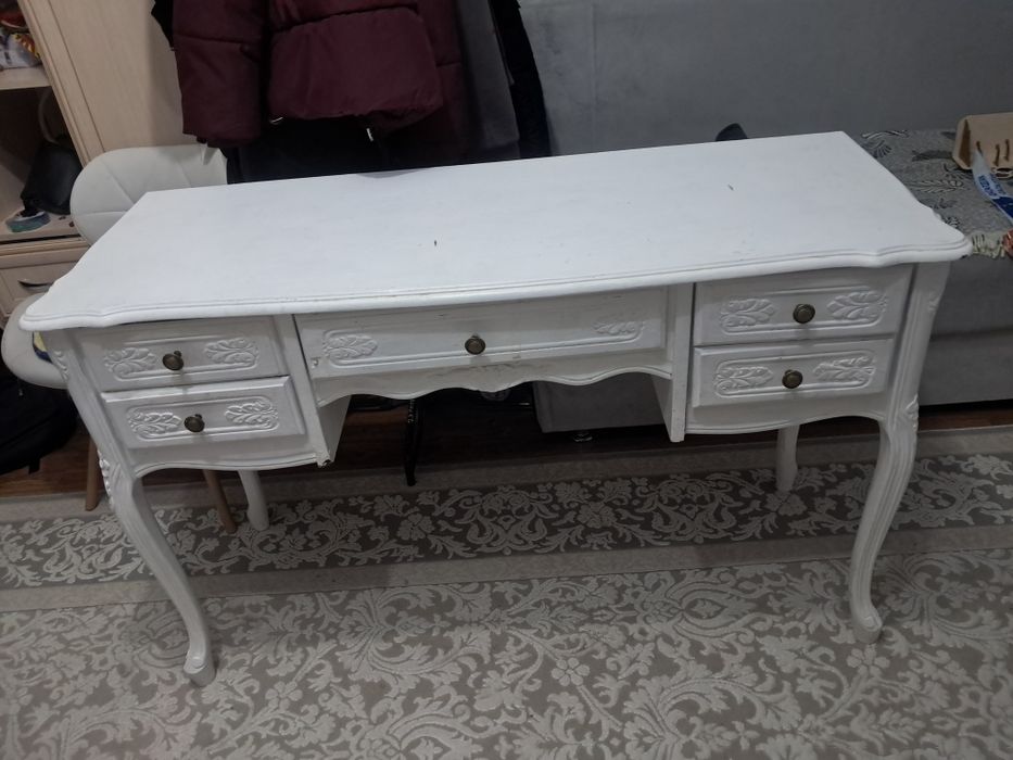 Продам стол консоль