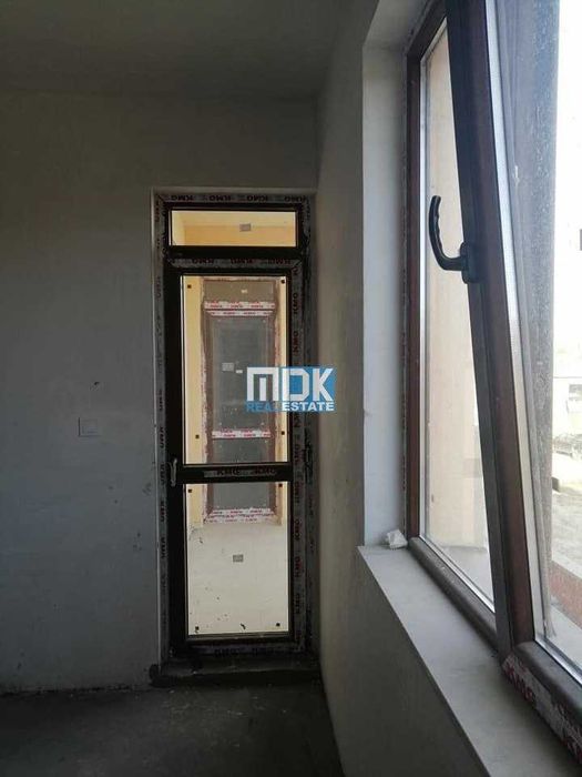 Продава се Тристаен апартамент в Пловдив, Остромила - 120 кв.м за 1234 €/кв.м - Снимка #5