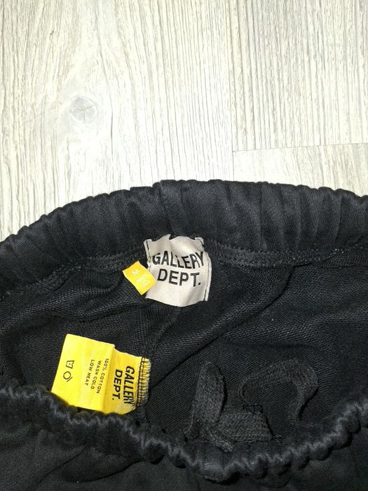 Pantaloni gallery dept