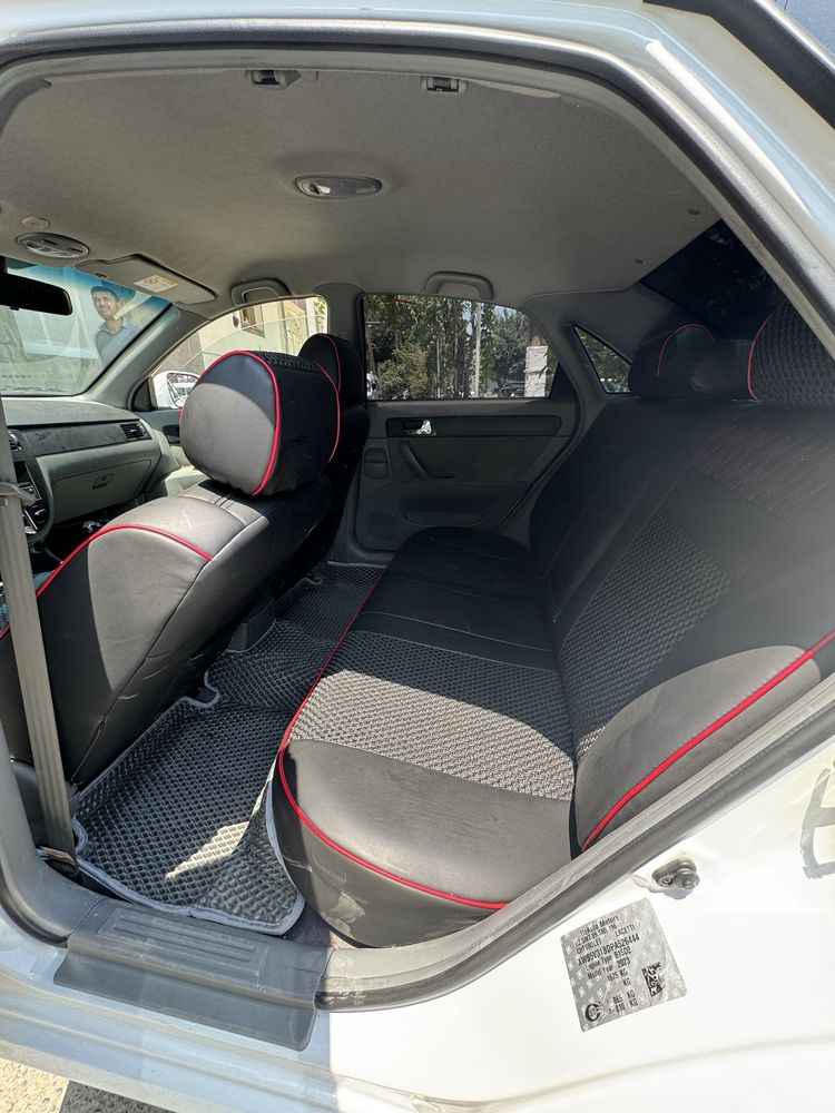 Yangi holatda chevrolet jentra sotiladi