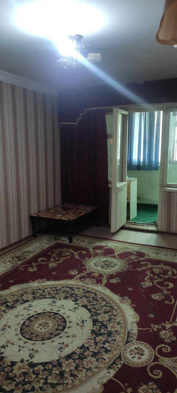 Oybek da  uy ijaraga beriladi 2etaj 2 xona qilingan