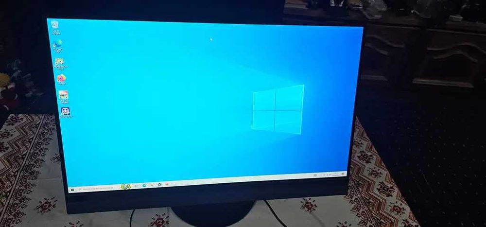 Sistem All-in-One Lenovo ICore™ i5-8400T unitate pc