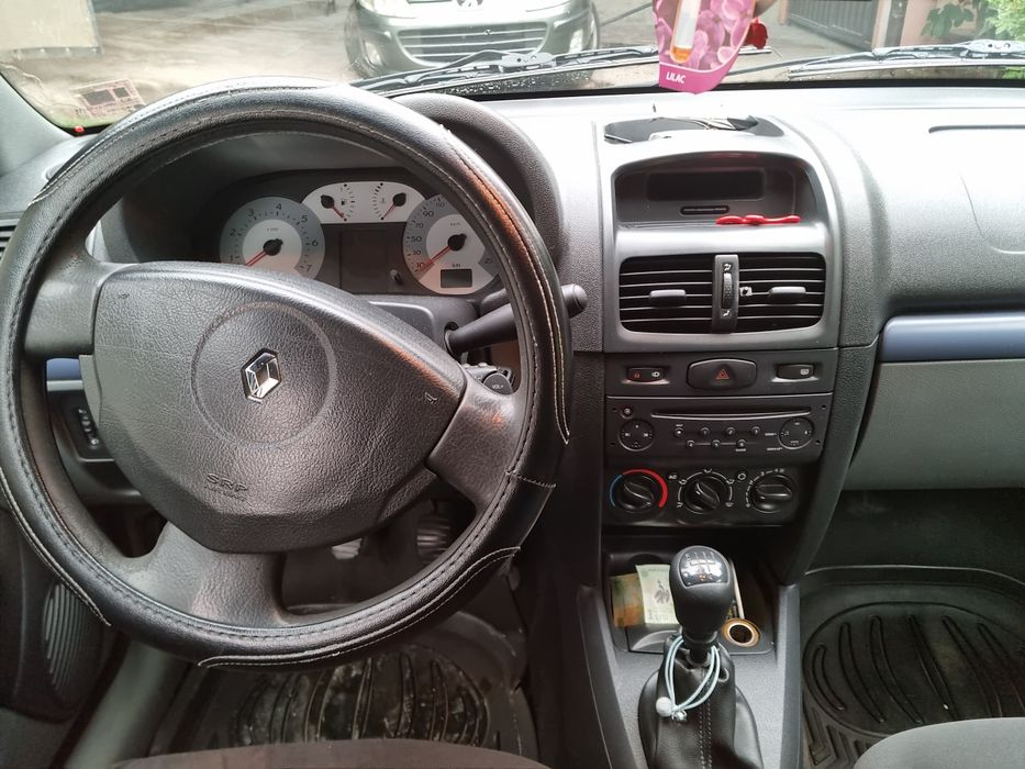 Vând Renault Clio Symbol,fabricație 2006, diesel 1.5,aer condiționat.