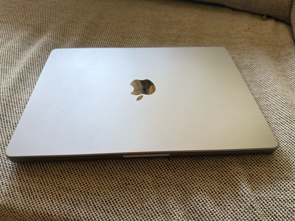 Apple Macbook Pro max 32gb., 1 tb, 14’