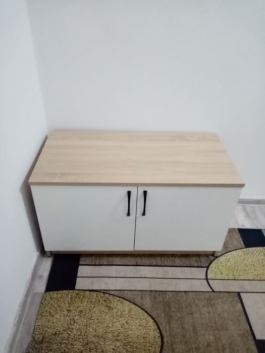 Продам тумбочку от прихожки в отличном состоянии длинна 80 см 7000 тыс