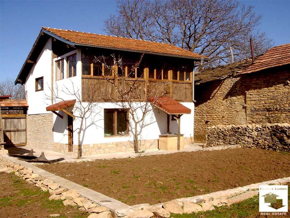 140119 Реновирана двуетажна къща в село Паскалевец, 28 км от В.Търново