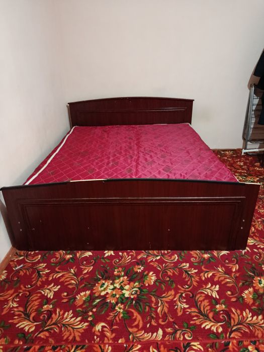 Двухспальный диван прочный