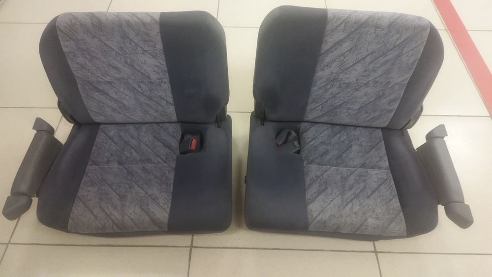 Два сиденья в хорошем состоянии.