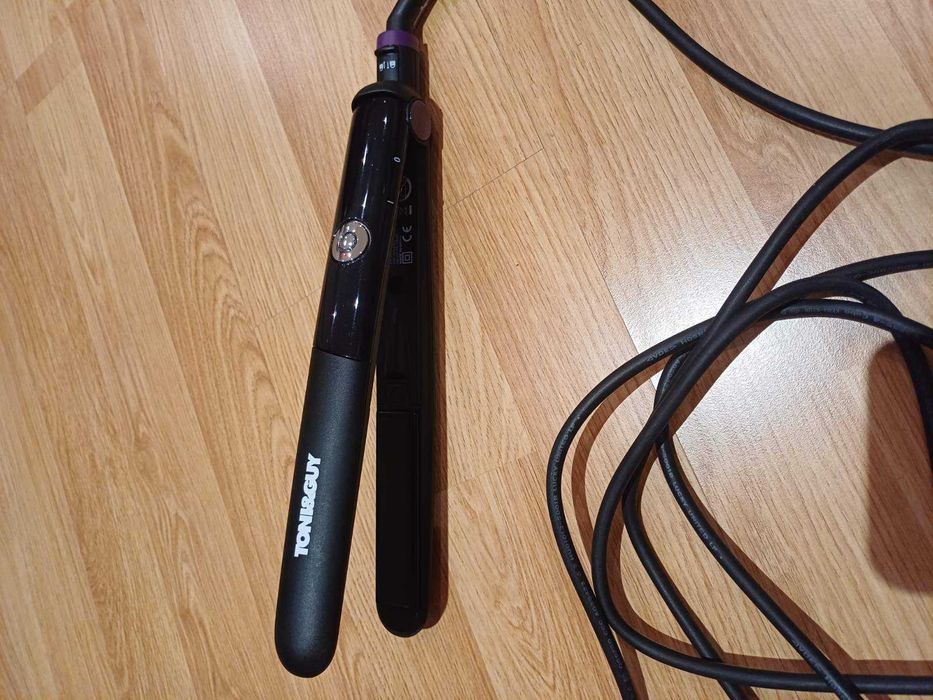 Преса за изправяне  на  коса TONI&GUY