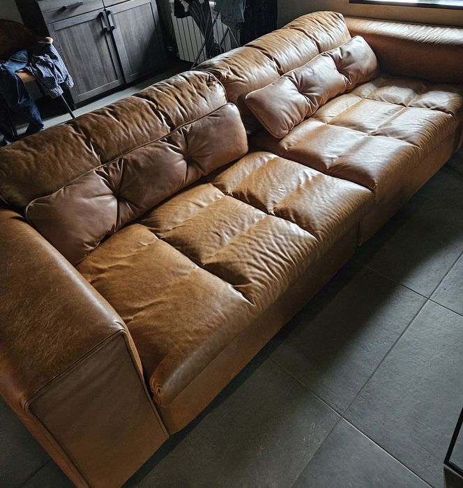 Запазен кожен диван