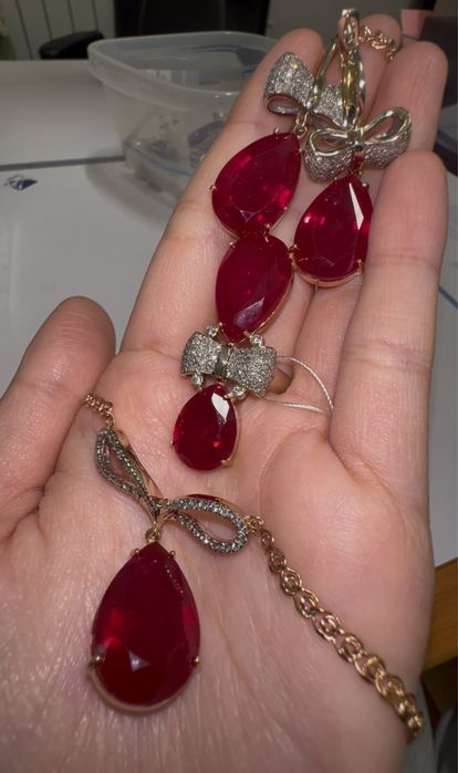 натуральный рубиновый комплект