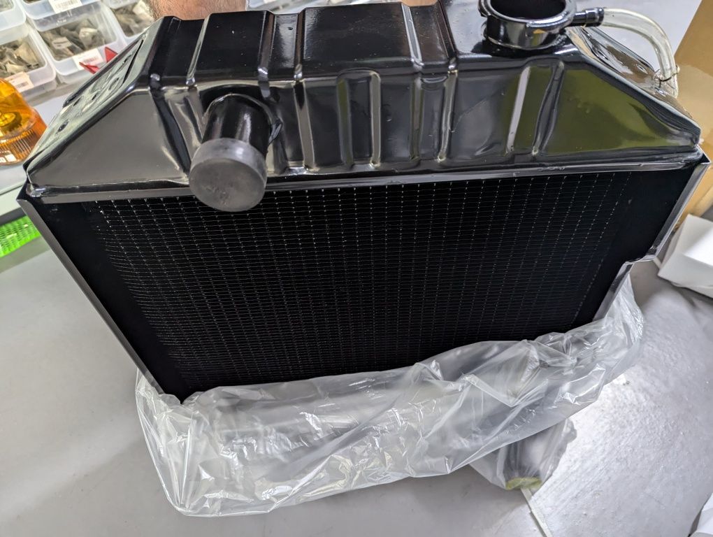 Radiator tractor ford 2000 3000 5000 preț 1100 lei se poate trimite pr