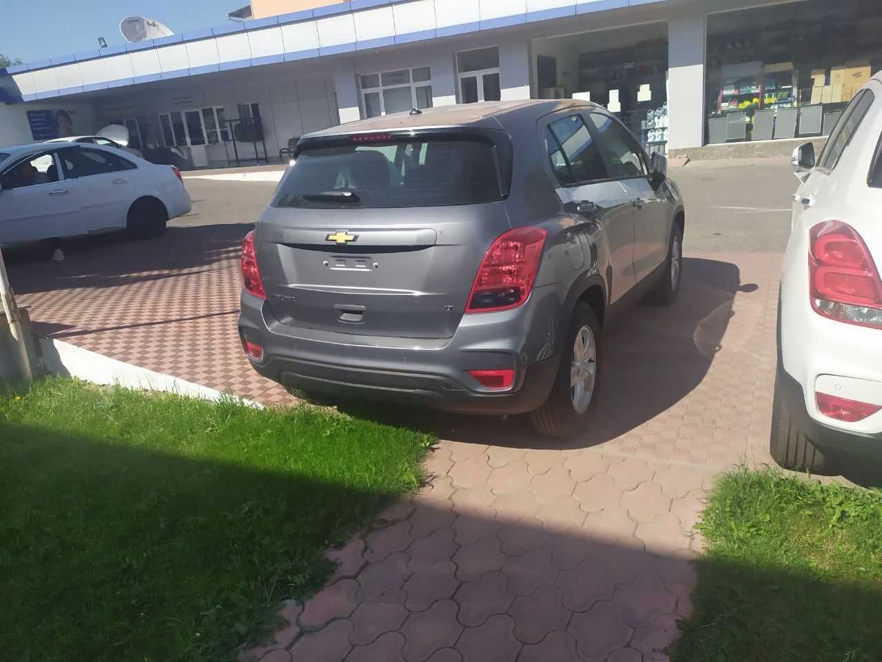 Продается свой  Chevrolet Tracker 1