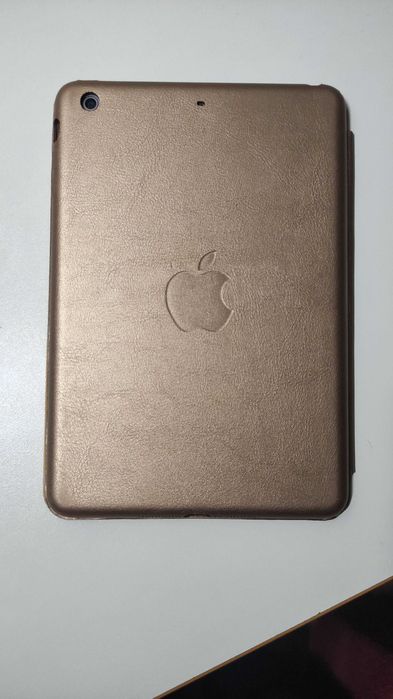 iPad mini 2, с бежевым чехлом, обмен на электронику,провода, т.д