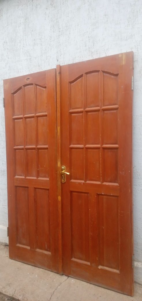 Продам деревянное двери