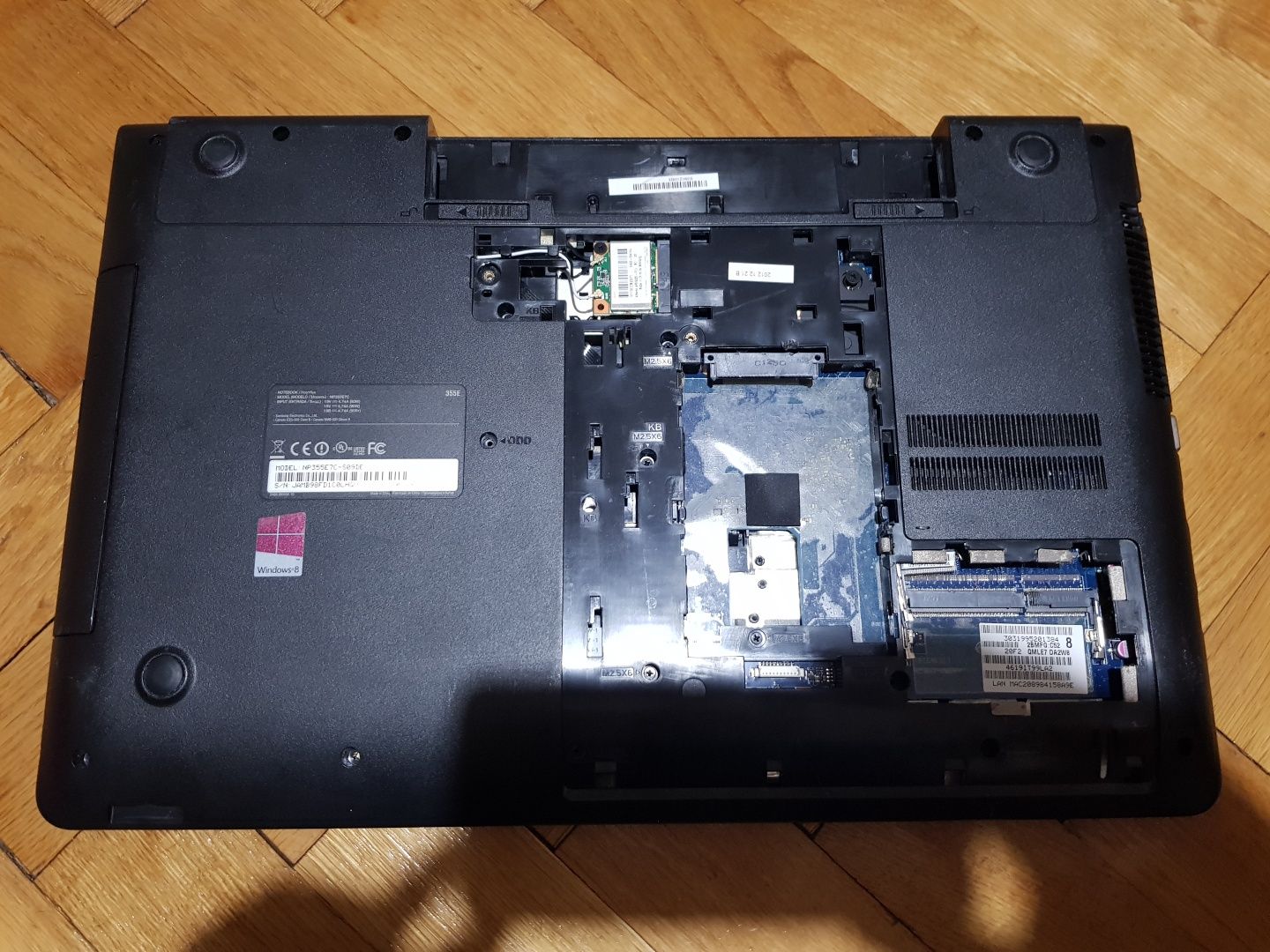 Dezmembrez laptop Samsung NP355E7C