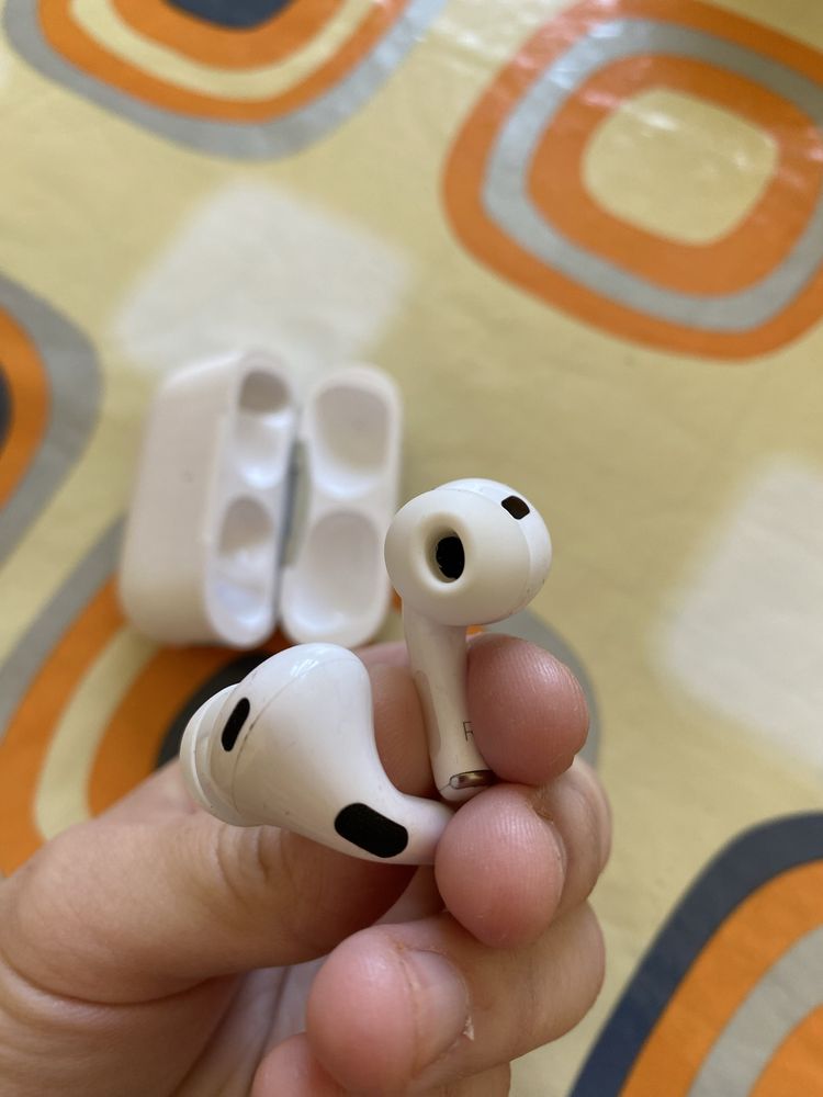 Новый наушник Airpods Pro