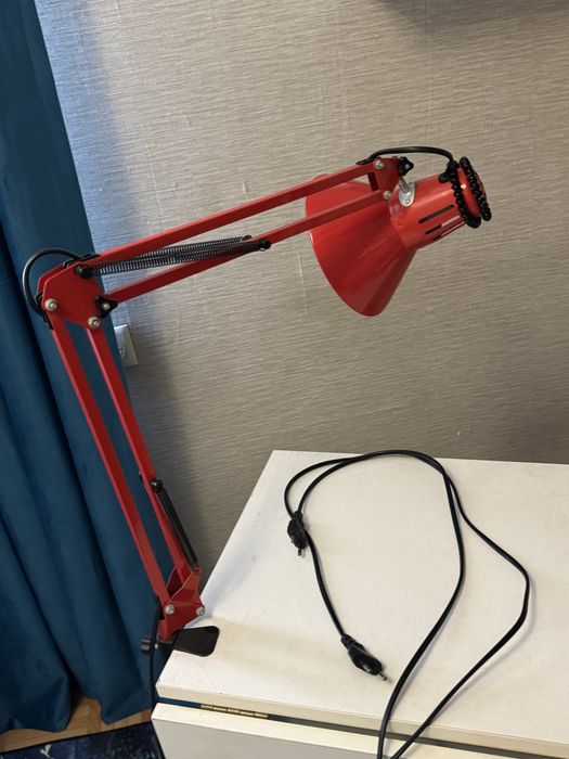 Лампа настольная .