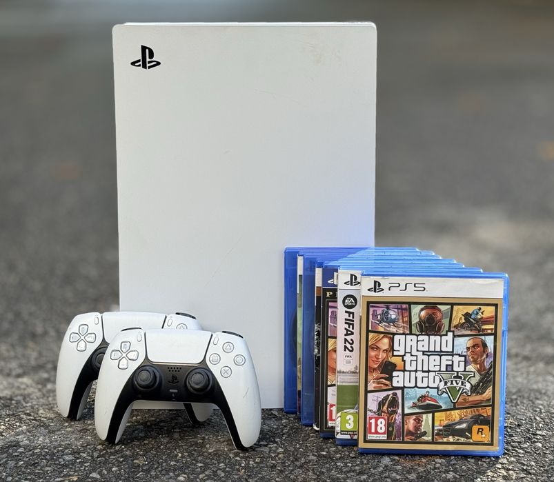 Конзола Sony PlayStation 5 825GB (PS5) + 2 джойстика + 7 игри