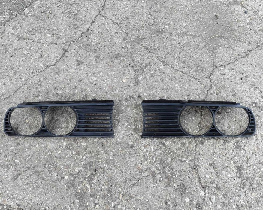 BMW E30 предна решетка