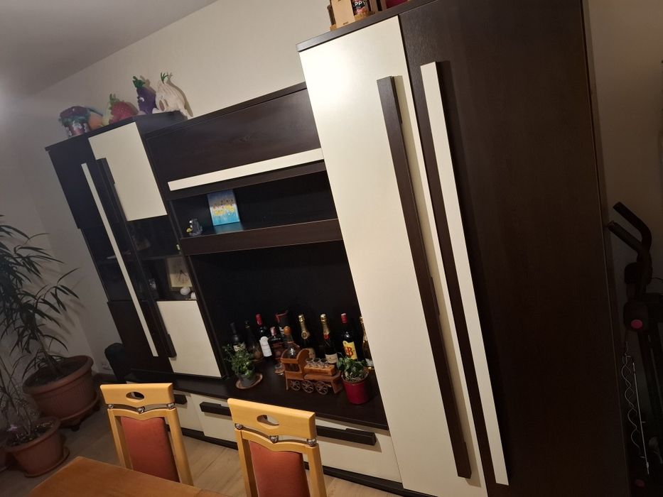 Vând mobila living