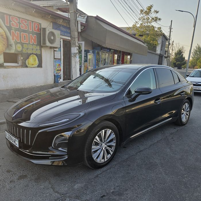 Hongqi eq5 мошинаси сотилади