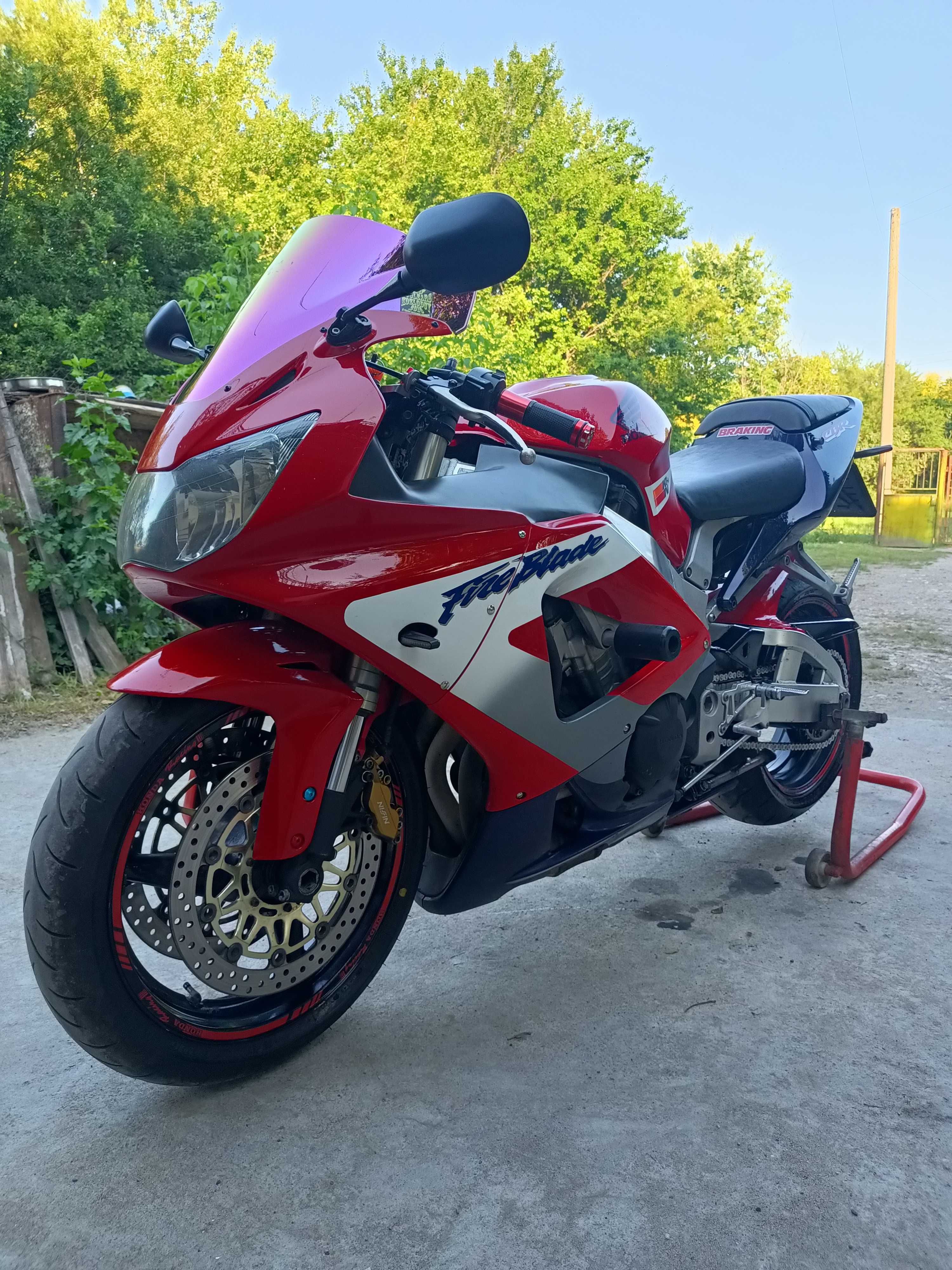 Honda cbr 929 fireblade
