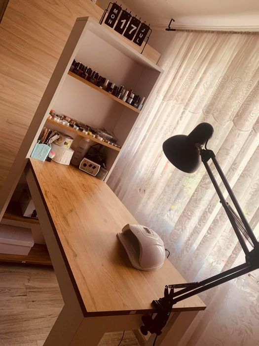 Vand birou manichiura, folosit foarte putin