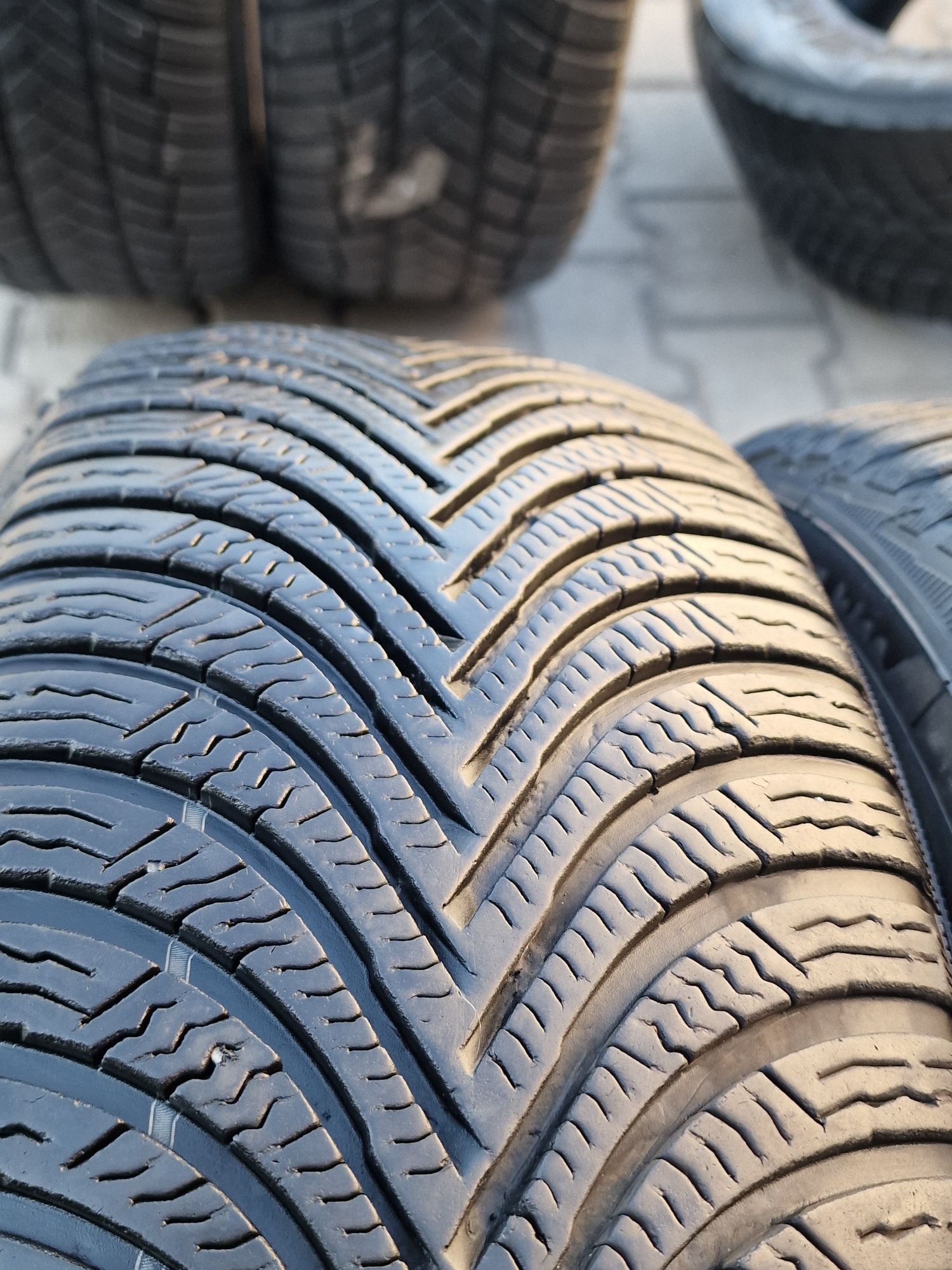 205 60 16 Michelin
