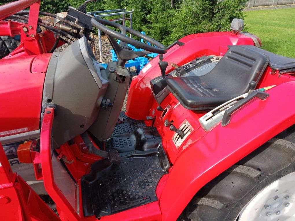 Tractor japonez kubota yanmar 24cp