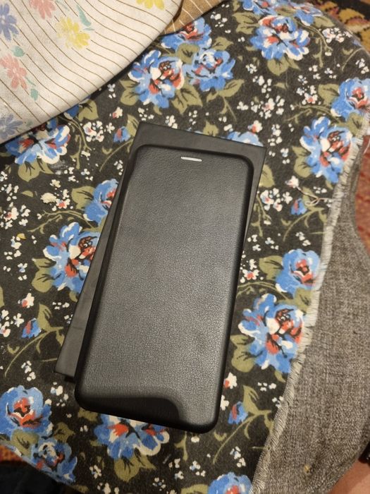 Samsung S 21 plus ultra nu are accesorii  cadou o husă  nouă