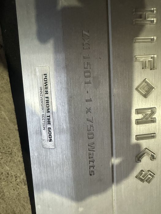 Subwoofer auto si statie