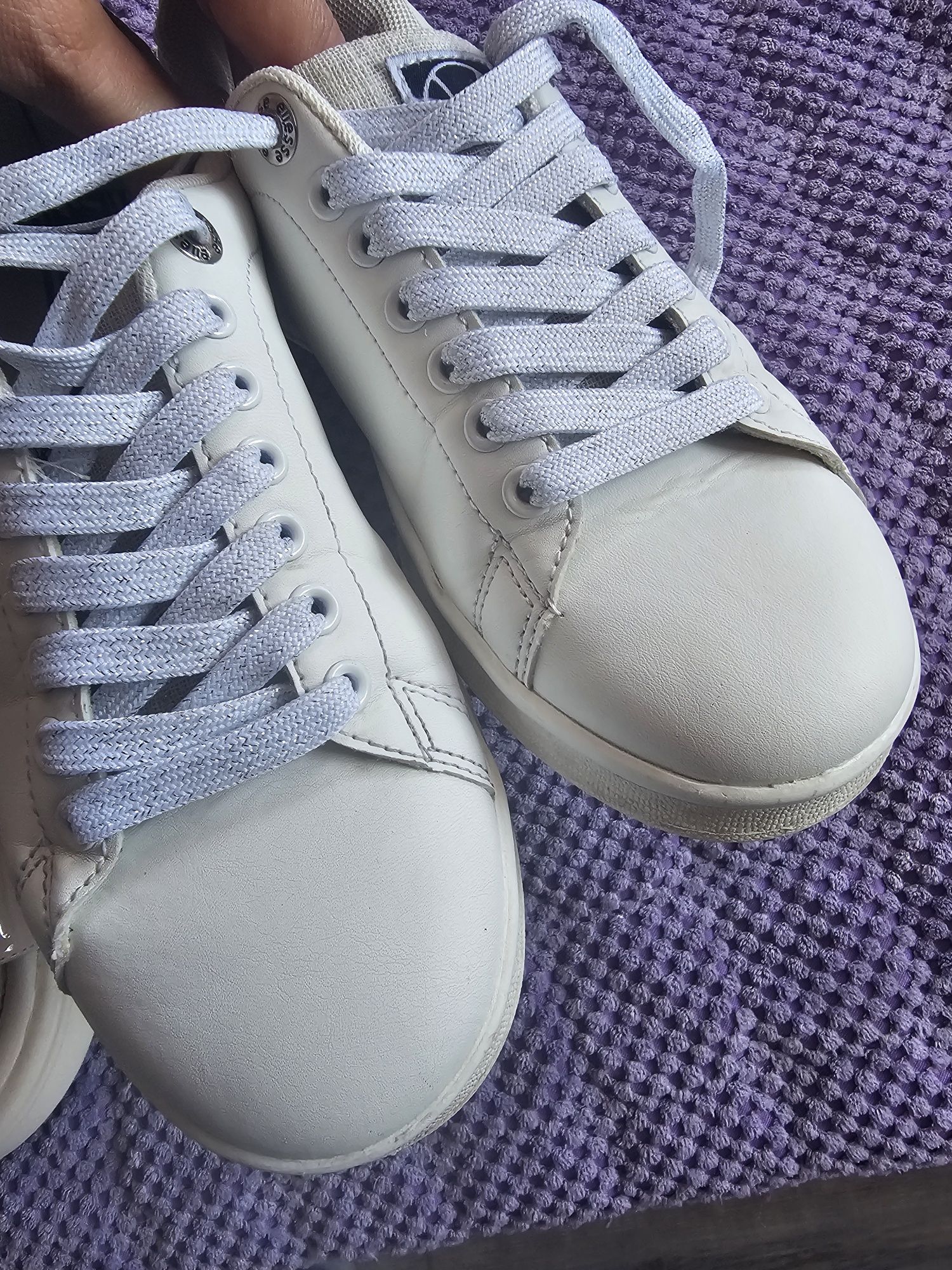 Като нови сандали и кецове Ellesse