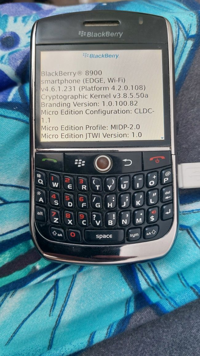 BlackBerry 8900 în stare buna, functional
