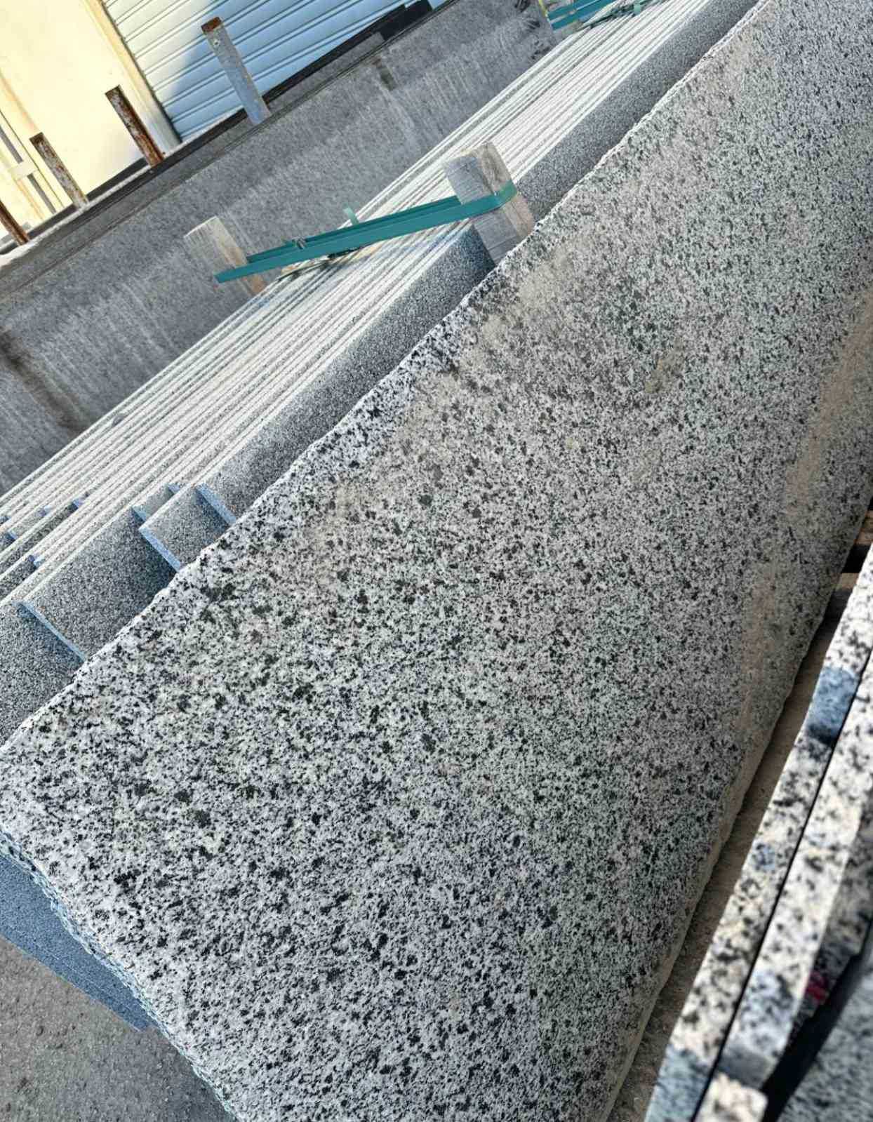 Стъпало + Чело от Гранит - 42 лв.комплекта с заобляне и полирано с ДДС
